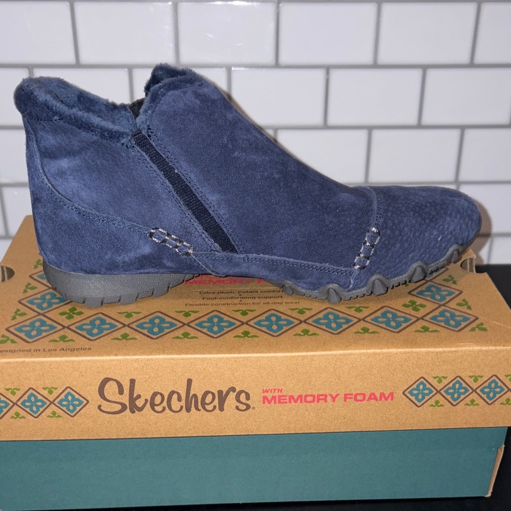 Skechers Women's Navy Sneakers